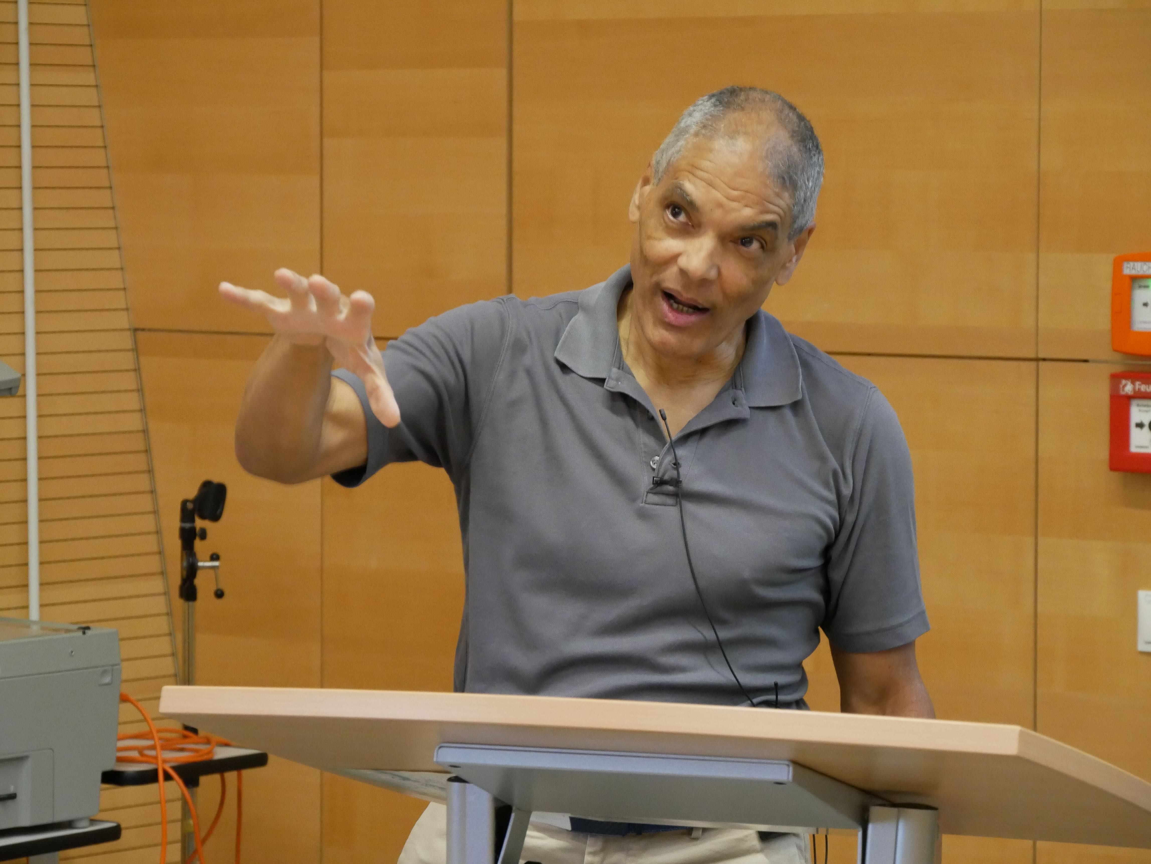 Foto Professor Brewer